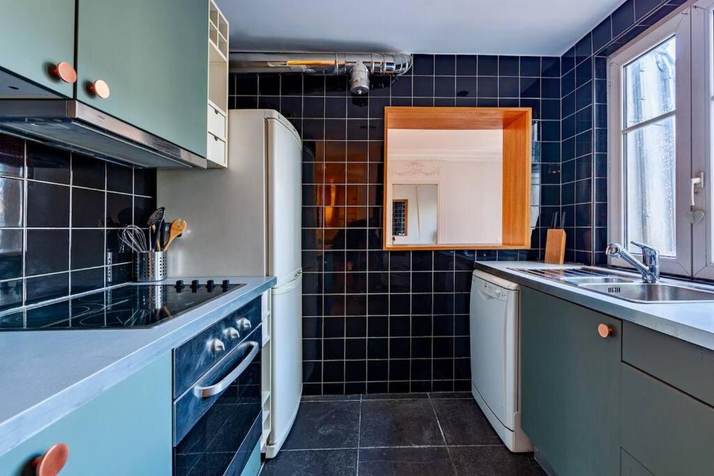 Charmant Appartement Au Coeur De Paris Luaran gambar