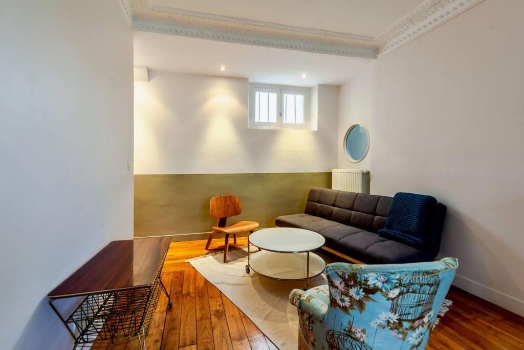 Charmant Appartement Au Coeur De Paris Luaran gambar