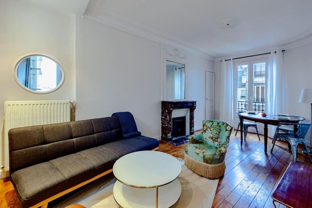 Charmant Appartement Au Coeur De Paris Luaran gambar
